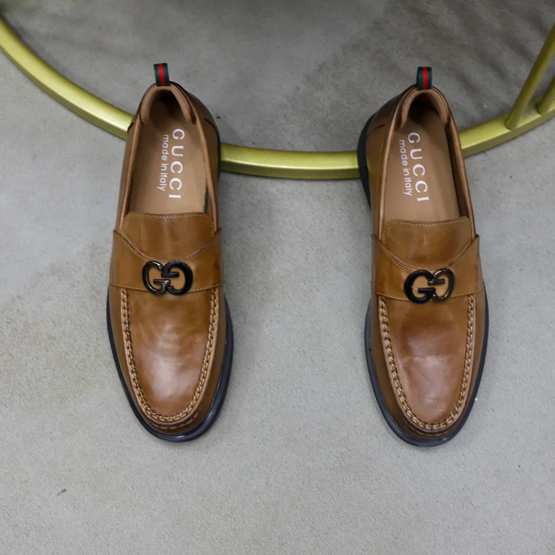 Men's shoes: 250🙅‍♂️🙅‍♂️🙅‍♂️Niuli Brand: GUCCI Size: 38-44 (45 can be customized) Level: Counter classic Material: Original soft cowhide upper Comfortable cowhide lining Original lightweight outsole Style category: Business casual footwear Driving leather shoes Color: Actual picture color